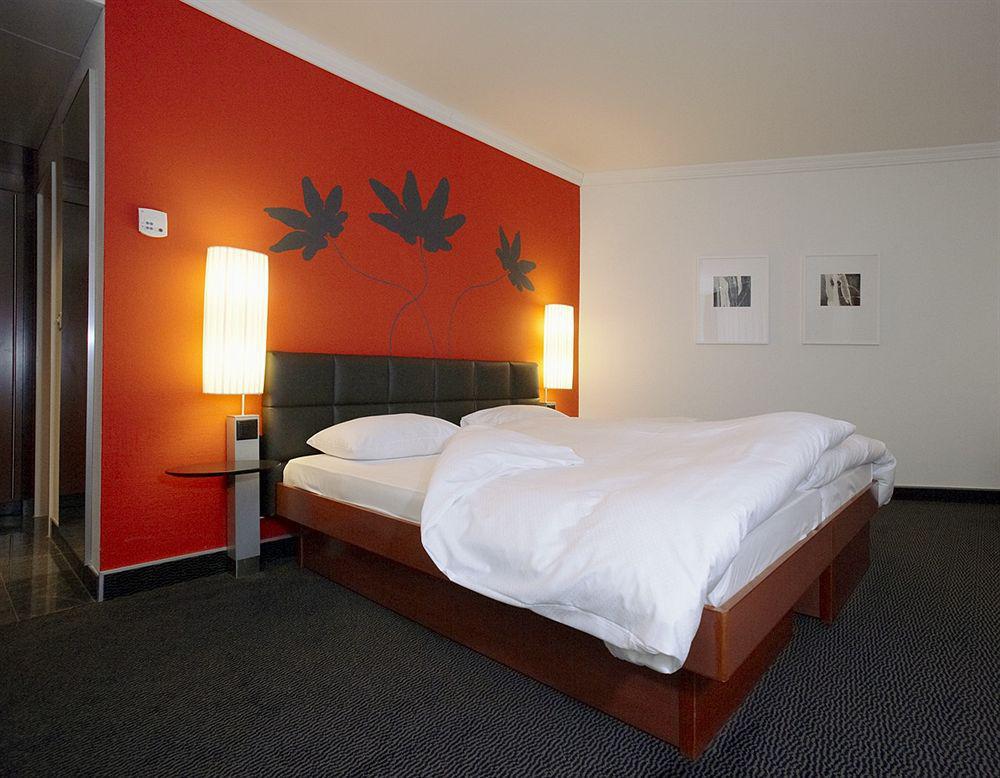 - Da Wohnen, Wo Lebt! Hotel Basel